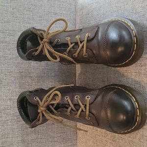 Dr. Martens Alexandra 6 Eye Heeled Bootie